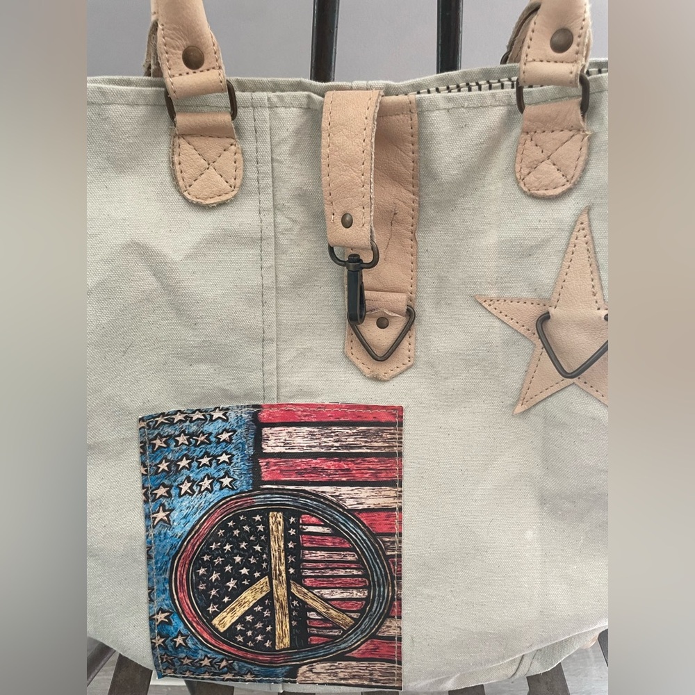 Vintage Addiction Canvas Peace Tote - Picture 3 of 11